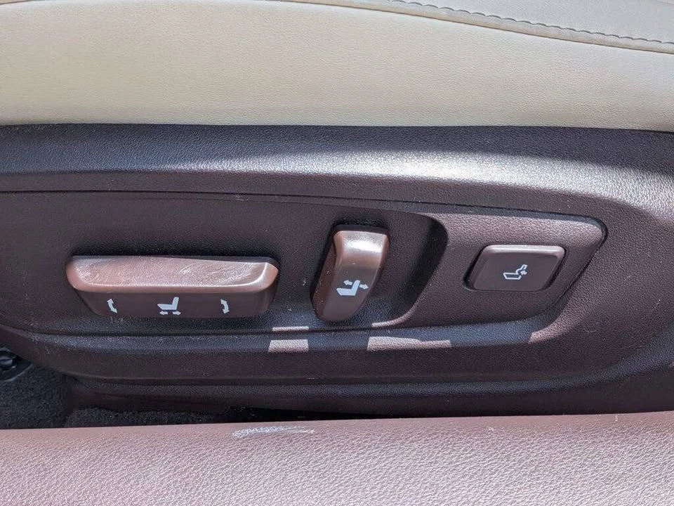 2016 Lexus ES 6th Gen - Image 20 of 20