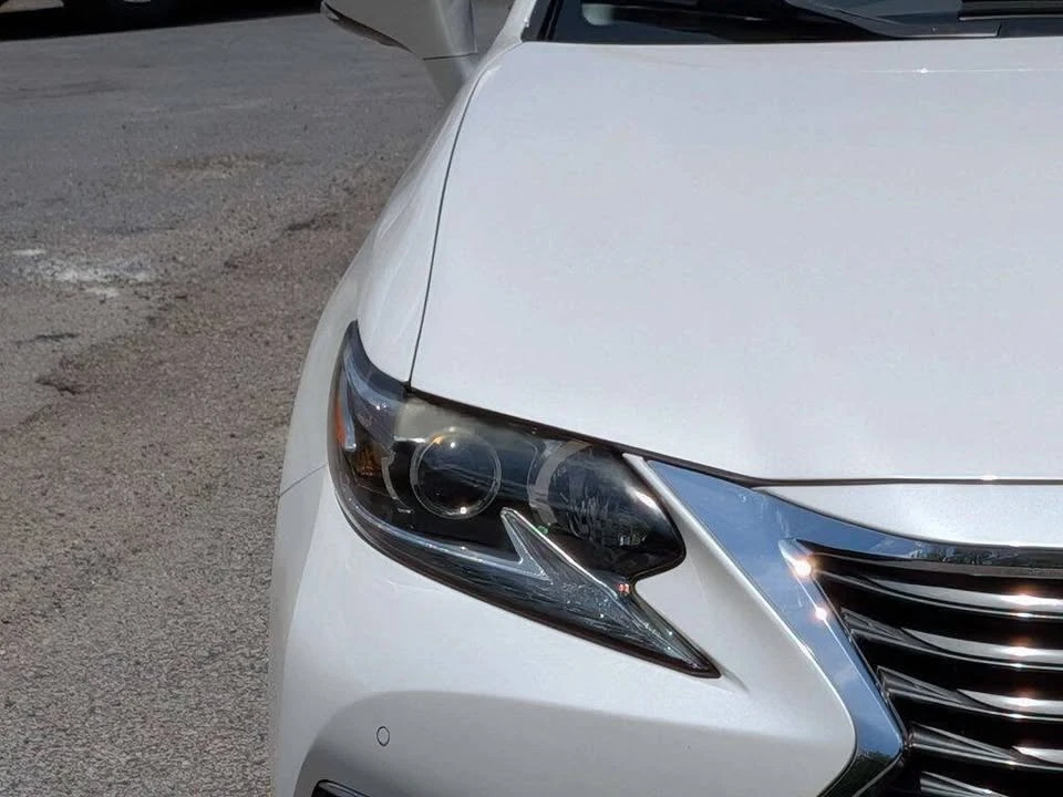 2016 Lexus ES 6th Gen - Image 11 of 20