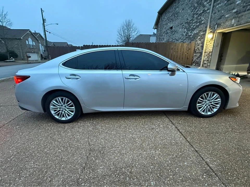 2016 Lexus ES 6th Gen - Image 8 of 11