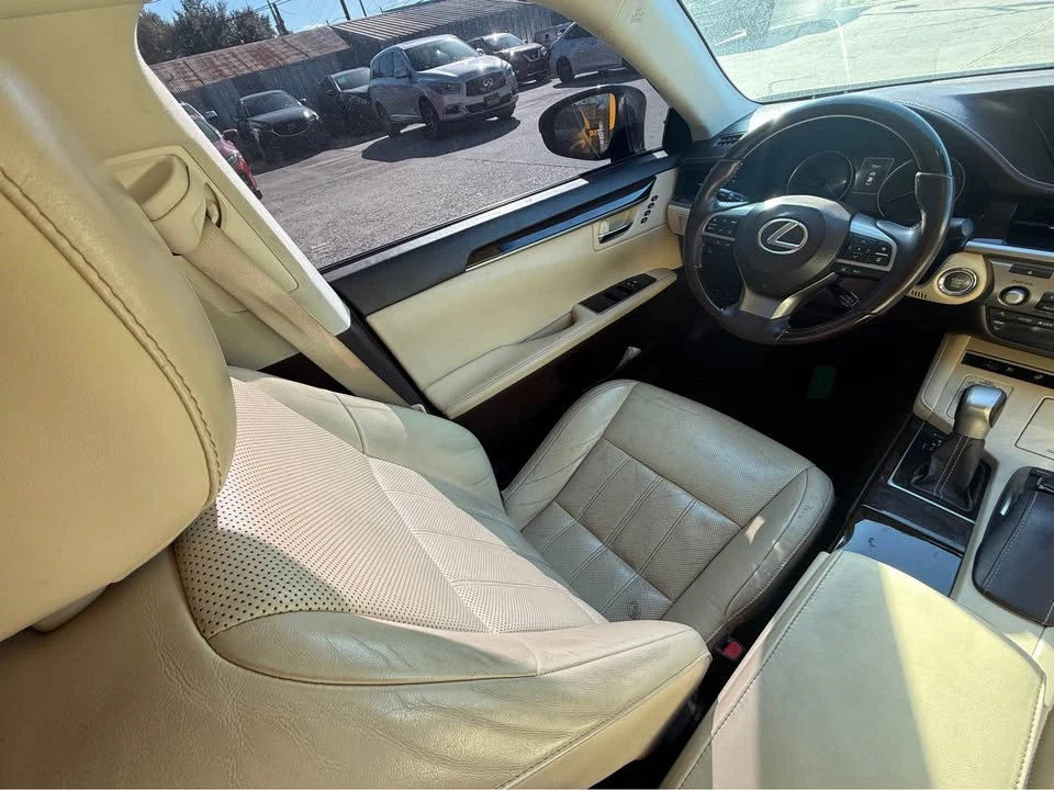 2016 Lexus ES 6th Gen - Image 9 of 13