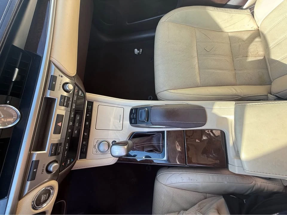 2016 Lexus ES 6th Gen - Image 13 of 13