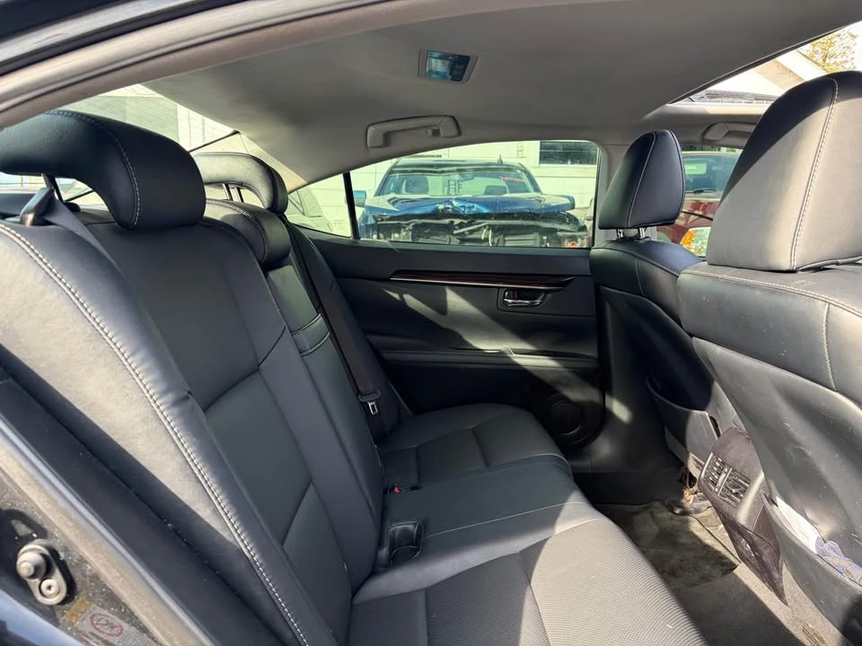 2016 Lexus ES 6th Gen - Image 13 of 16