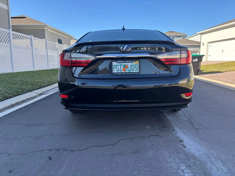2016 Lexus ES 6th Gen - Image 6 of 18