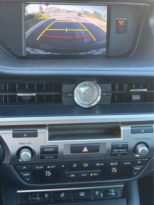2016 Lexus ES 6th Gen - Image 18 of 18