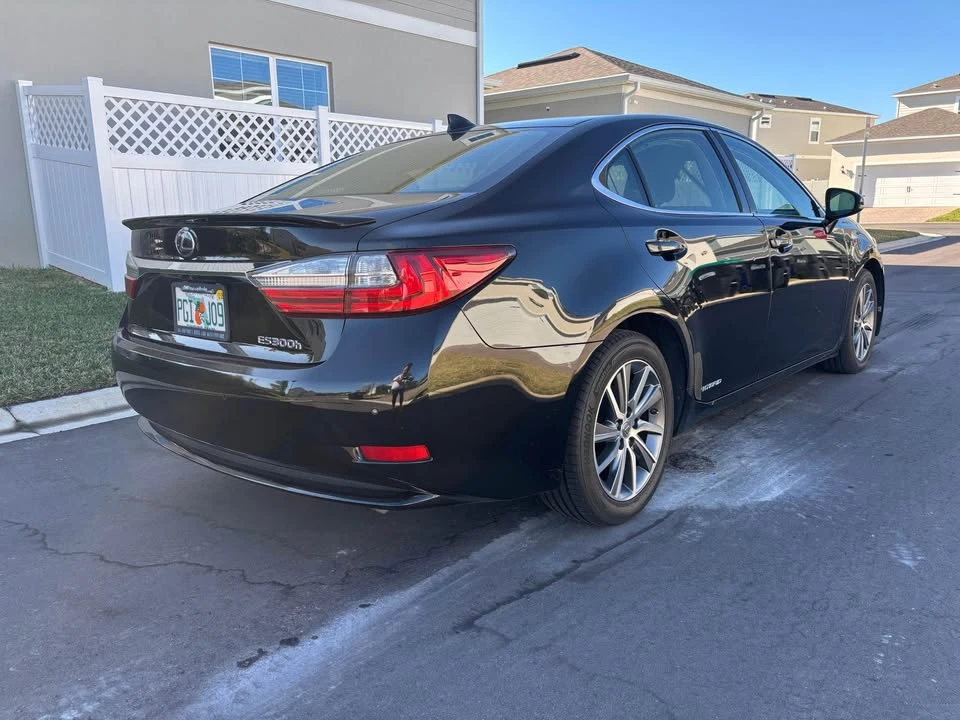 2016 Lexus ES 6th Gen - Image 3 of 18