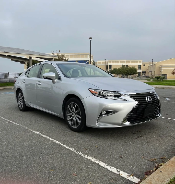 2016 Lexus ES 6th Gen - Image 6 of 14