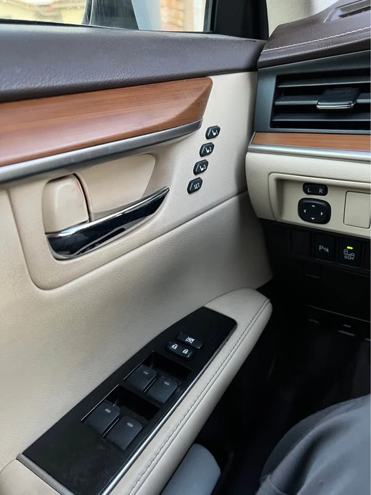2016 Lexus ES 6th Gen - Image 14 of 14