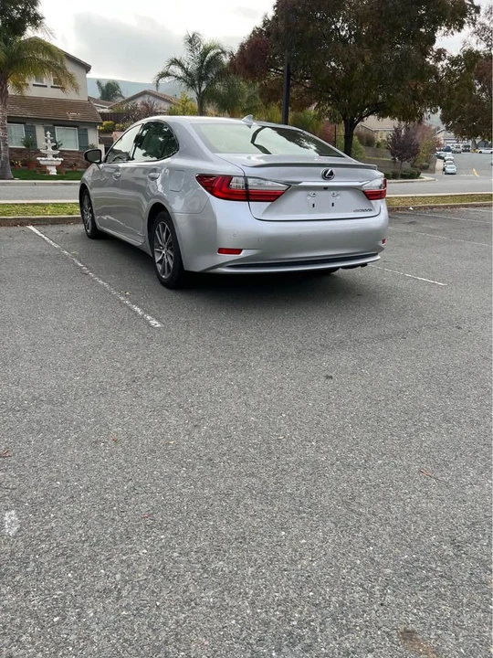 2016 Lexus ES 6th Gen - Image 3 of 14