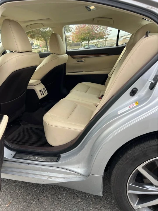 2016 Lexus ES 6th Gen - Image 12 of 14