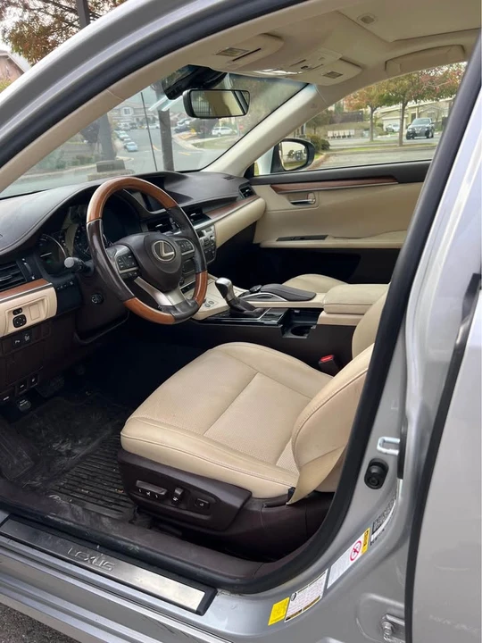 2016 Lexus ES 6th Gen - Image 11 of 14