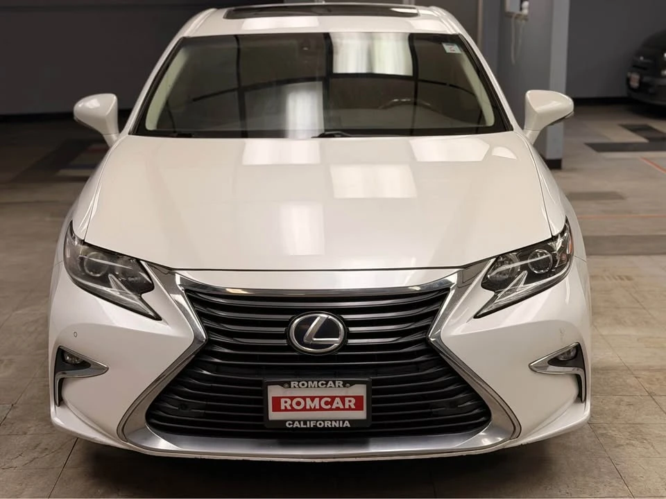 2016 Lexus ES 6th Gen - Image 3 of 19
