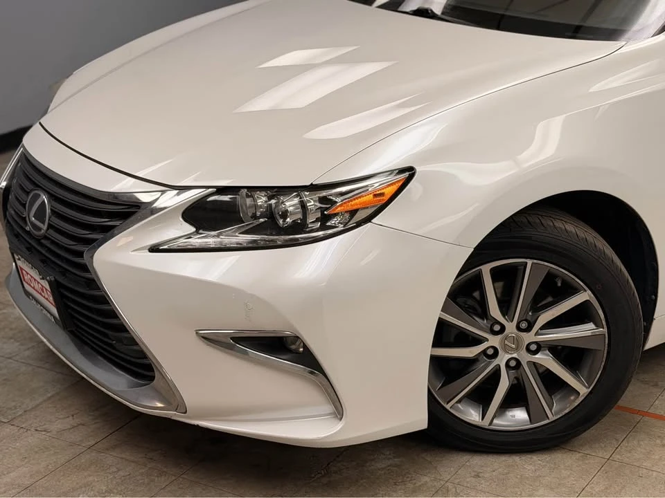 2016 Lexus ES 6th Gen - Image 2 of 19