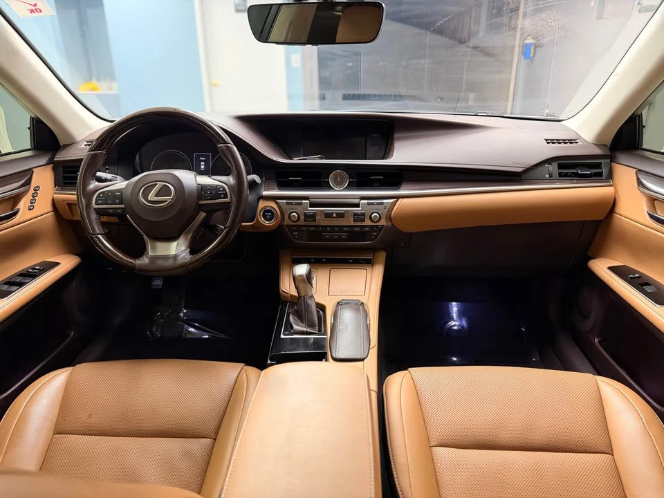 2016 Lexus ES 6th Gen - Image 12 of 19
