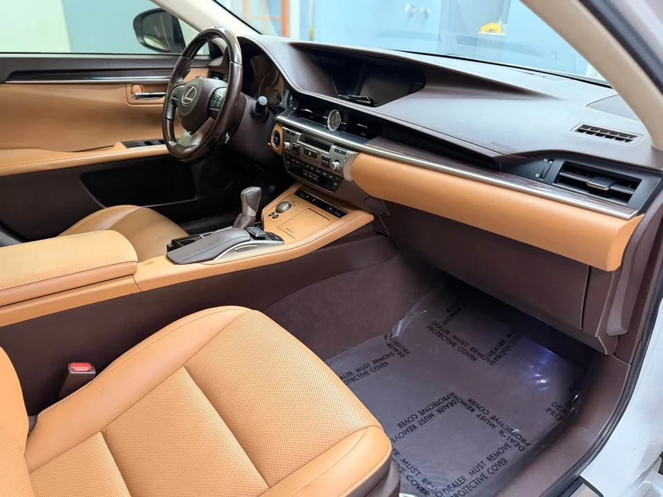 2016 Lexus ES 6th Gen - Image 15 of 19