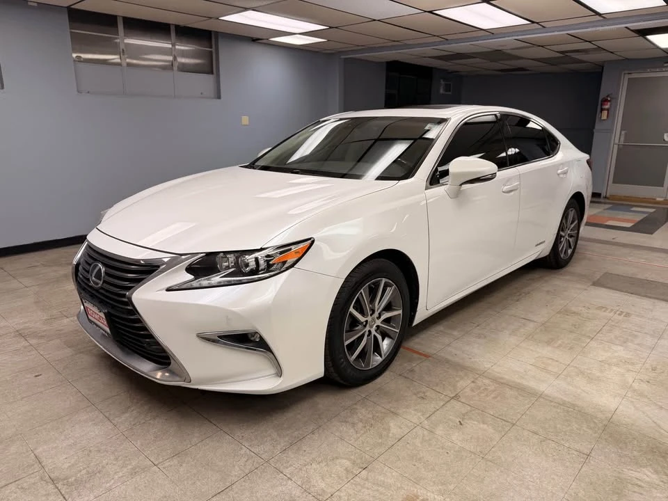 2016 Lexus ES 6th Gen - Image 4 of 19