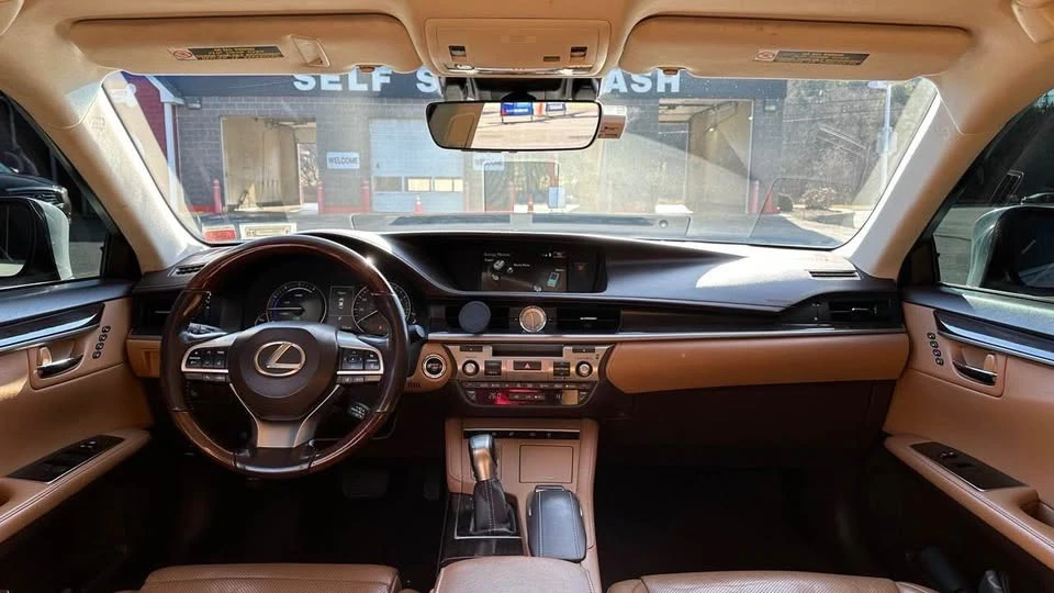 2016 Lexus ES 6th Gen - Image 12 of 19