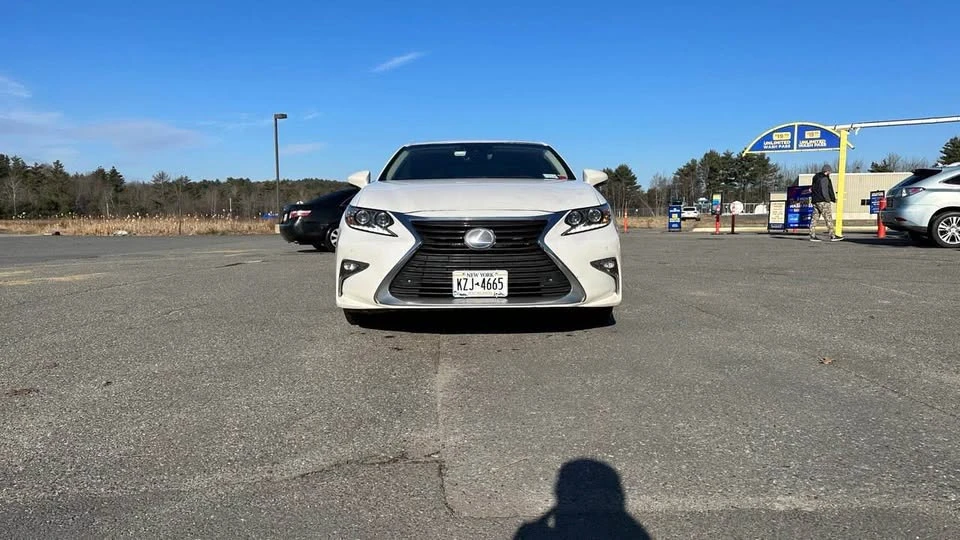 2016 Lexus ES 6th Gen - Image 19 of 19