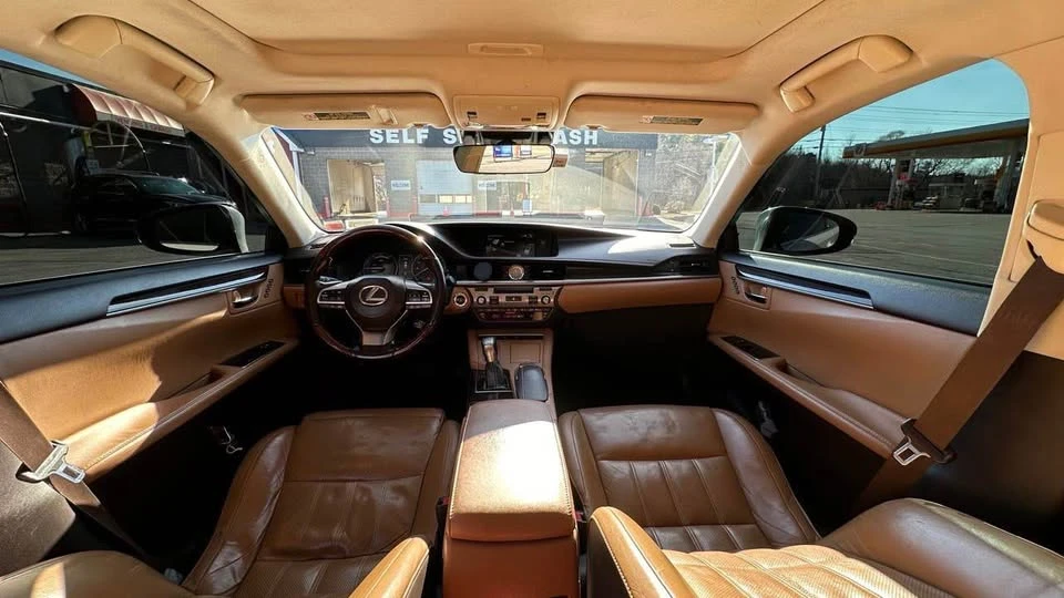 2016 Lexus ES 6th Gen - Image 9 of 19