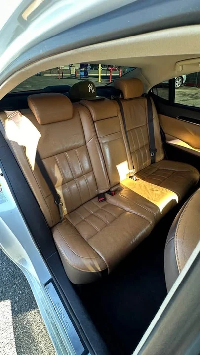 2016 Lexus ES 6th Gen - Image 17 of 19