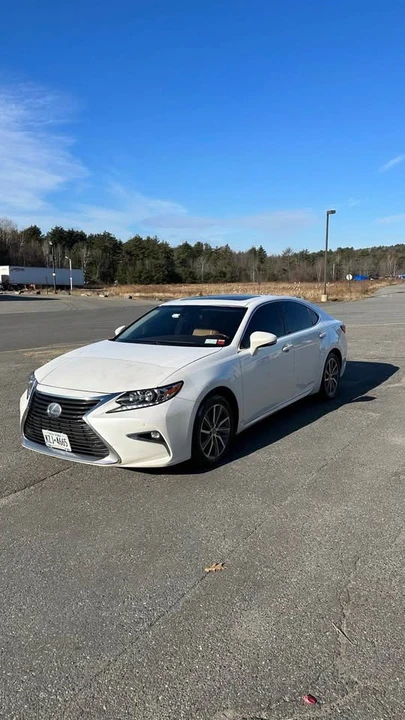 2016 Lexus ES 6th Gen - Image 5 of 19