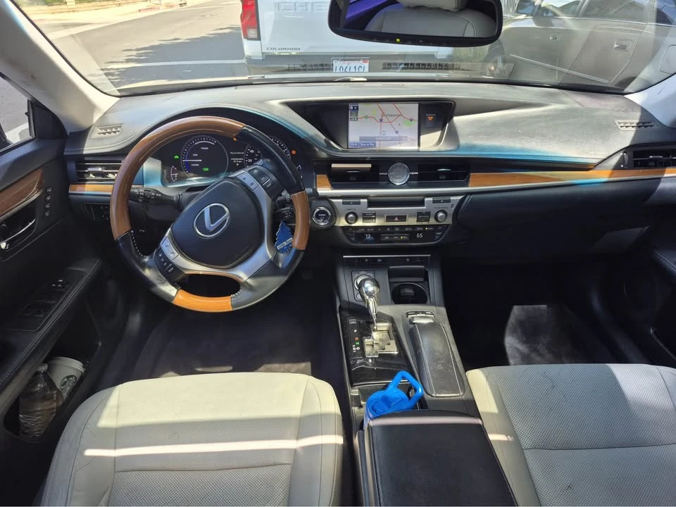 2016 Lexus ES 6th Gen - Image 7 of 17
