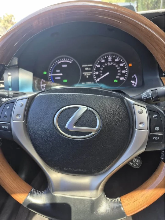2016 Lexus ES 6th Gen - Image 11 of 17
