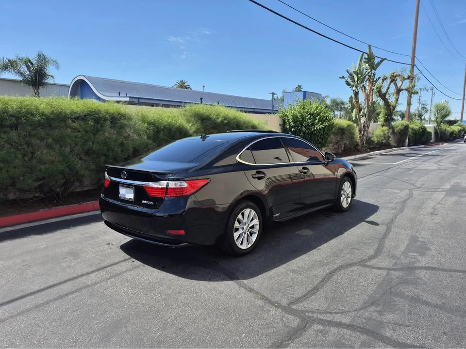 2016 Lexus ES 6th Gen - Image 4 of 17