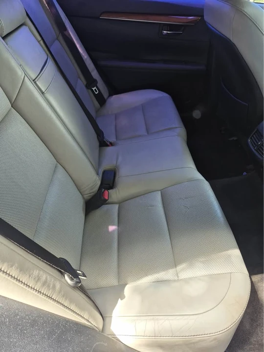 2016 Lexus ES 6th Gen - Image 8 of 17