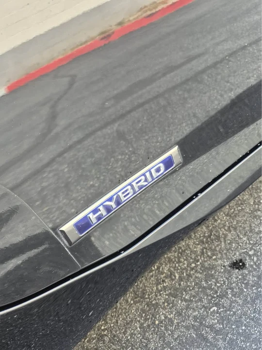2016 Lexus ES 6th Gen - Image 5 of 17