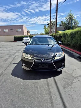 2016 Lexus ES 300h Luxury Sedan