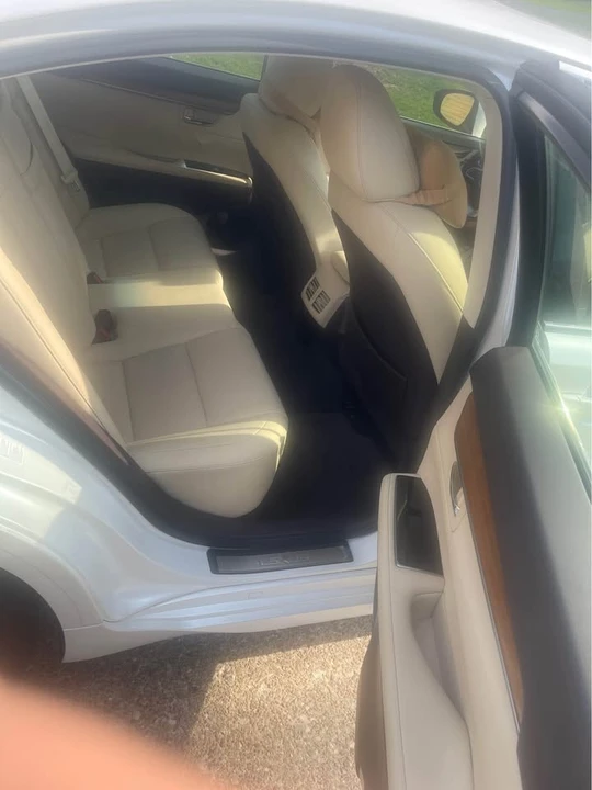 2016 Lexus ES 6th Gen - Image 4 of 13