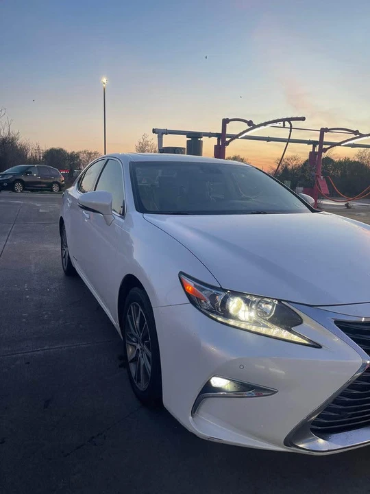 2016 Lexus ES 6th Gen - Image 5 of 20
