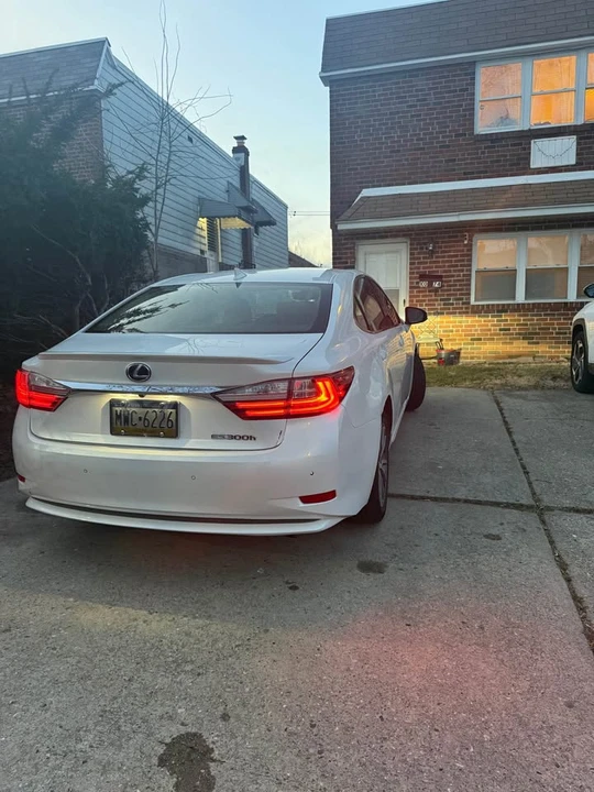 2016 Lexus ES 6th Gen - Image 4 of 6