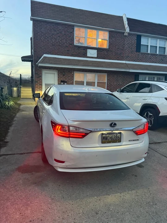 2016 Lexus ES 6th Gen - Image 6 of 6