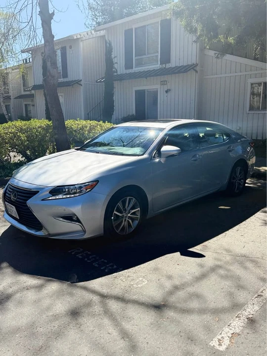 2016 Lexus ES 6th Gen - Image 8 of 8