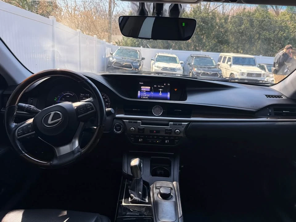 2016 Lexus ES 6th Gen - Image 13 of 14