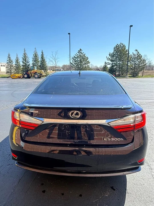 2016 Lexus ES 6th Gen - Image 6 of 14
