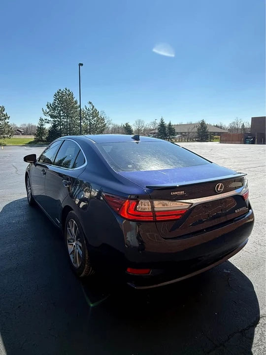 2016 Lexus ES 6th Gen - Image 7 of 14