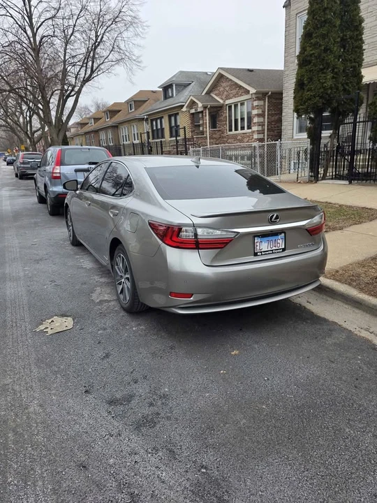 2016 Lexus ES 6th Gen - Image 7 of 8