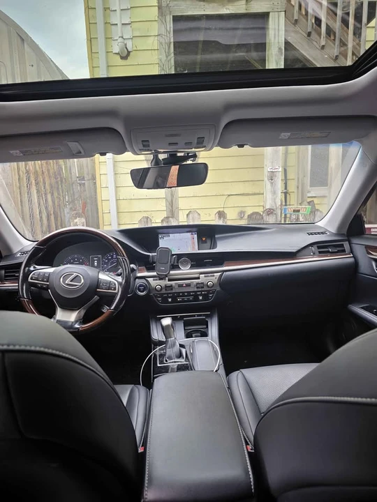 2016 Lexus ES 6th Gen - Image 2 of 8