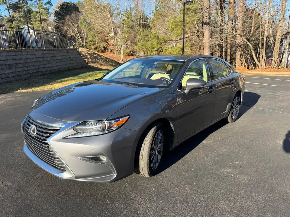 2016 Lexus ES 6th Gen - Image 8 of 20