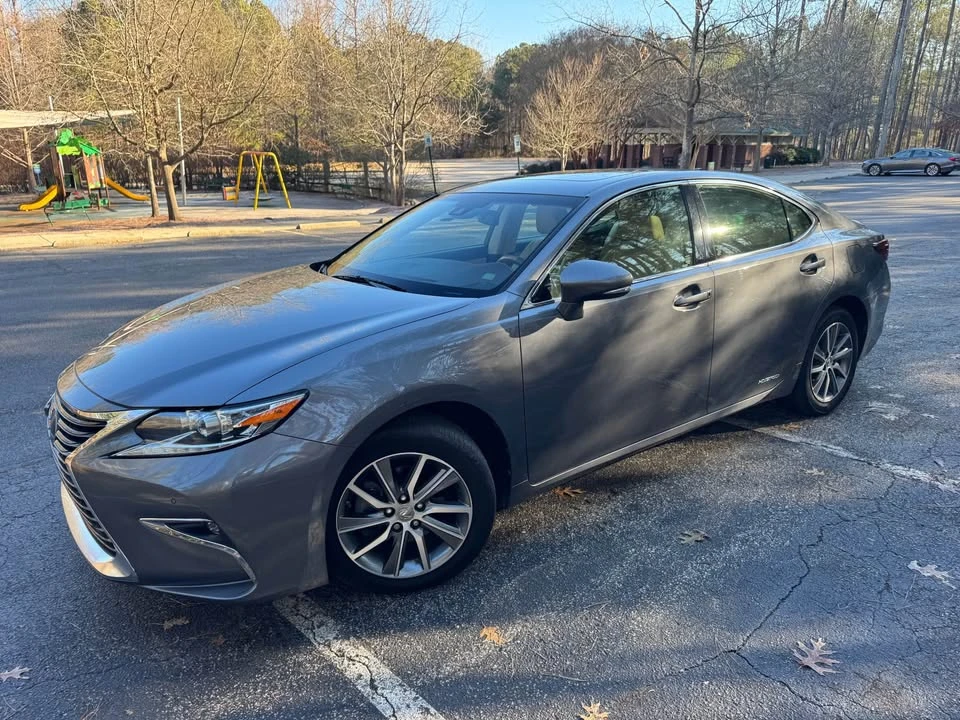 2016 Lexus ES 6th Gen - Image 9 of 20