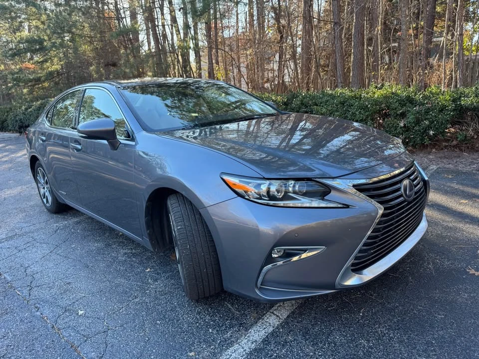 2016 Lexus ES 6th Gen - Image 3 of 20