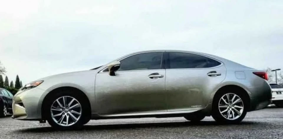 2016 Lexus ES 6th Gen - Image 12 of 19