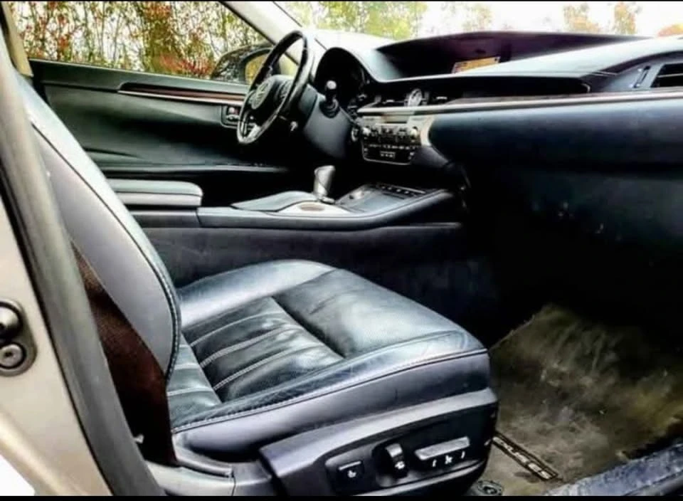 2016 Lexus ES 6th Gen - Image 15 of 19