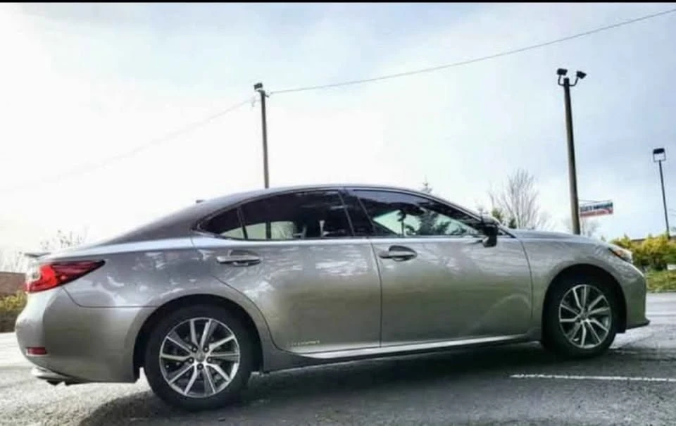 2016 Lexus ES 6th Gen - Image 4 of 19
