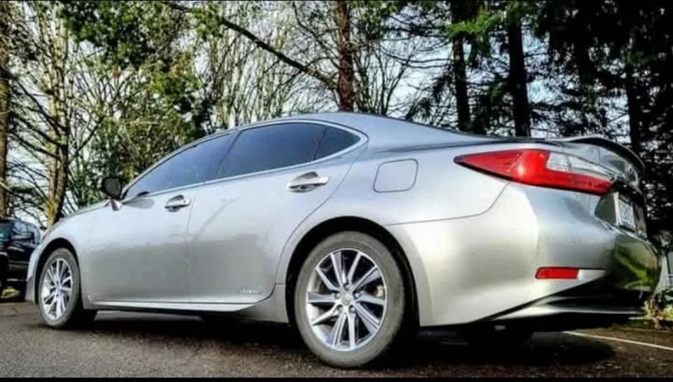 2016 Lexus ES 6th Gen - Image 5 of 19