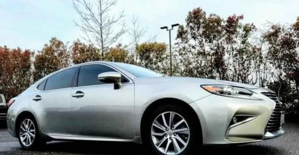 2016 Lexus ES 6th Gen - Image 2 of 19