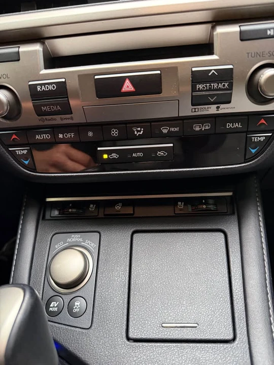 2016 Lexus ES 6th Gen - Image 16 of 16