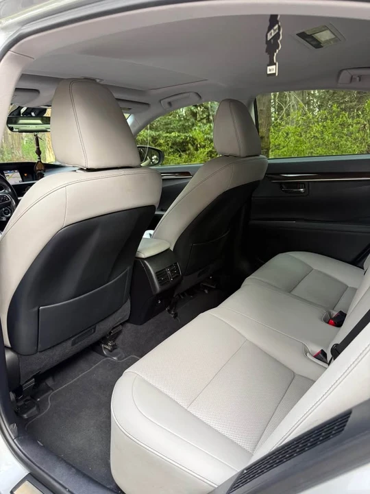 2016 Lexus ES 6th Gen - Image 12 of 16